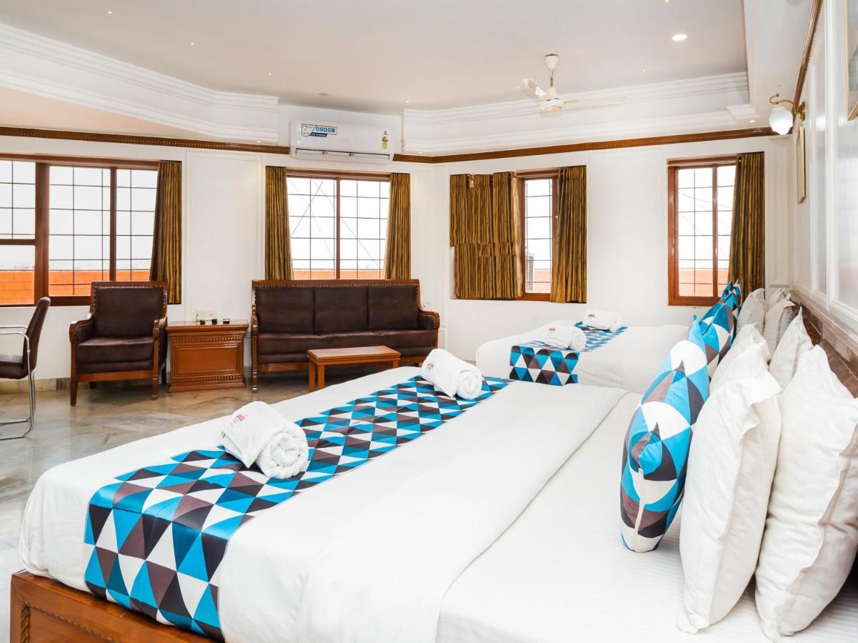 Hotel Galaxy Opp Surat Railway Station Ngoại thất bức ảnh