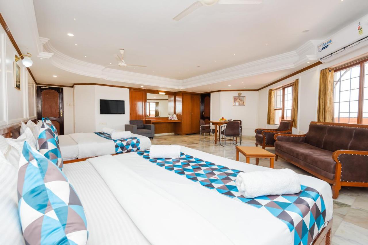 Hotel Galaxy Opp Surat Railway Station Ngoại thất bức ảnh