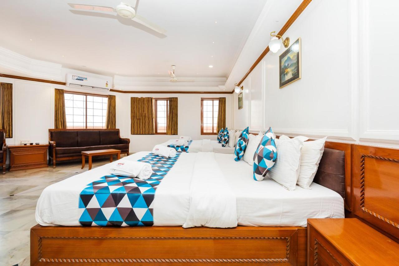 Hotel Galaxy Opp Surat Railway Station Ngoại thất bức ảnh