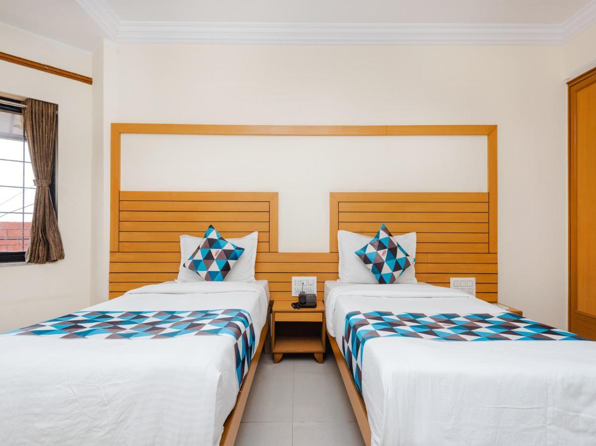 Hotel Galaxy Opp Surat Railway Station Ngoại thất bức ảnh